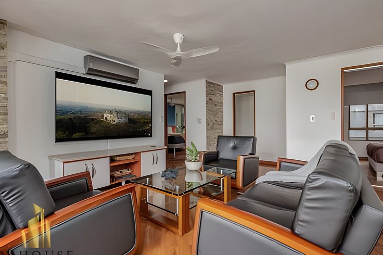 Castilla 601 - Spacious Family Retreat