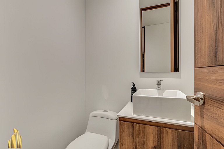 Distrito Vera 1023 - Chic & Cozy Apt Balcony