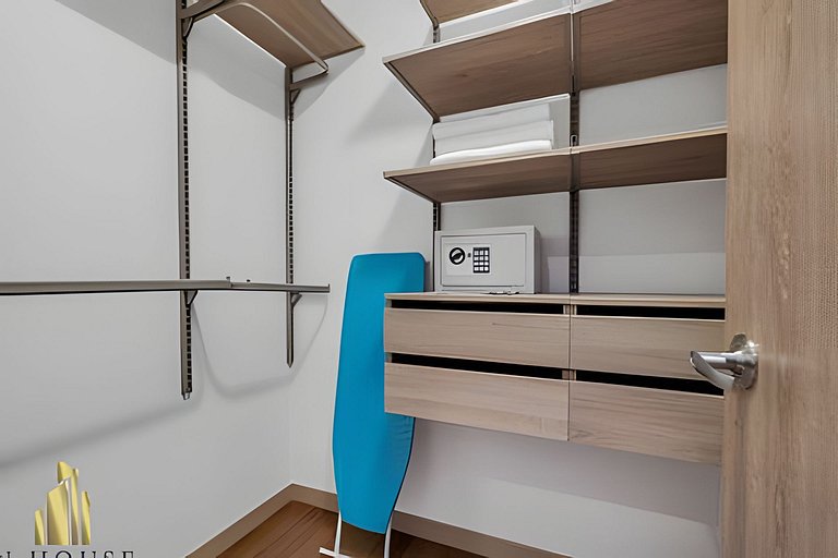 Campestre 704 - Sophisticated Apt with AC & gym
