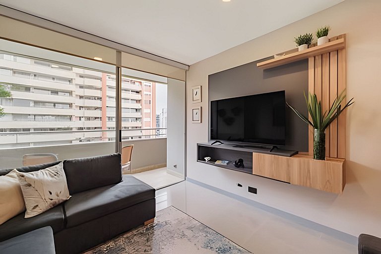 Next Avenue 702 - Apt with balcony and AC/Poblado
