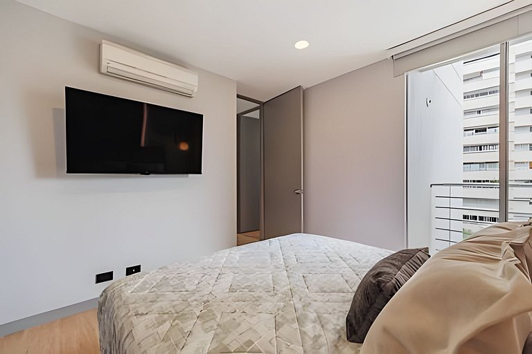 Next Avenue 702 - Apt with balcony and AC/Poblado
