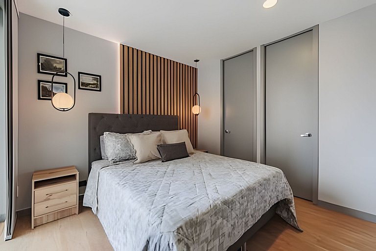 Next Avenue 702 - Apt with balcony and AC/Poblado