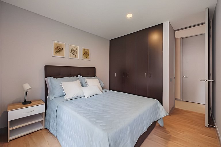 Next Avenue 702 - Apt with balcony and AC/Poblado