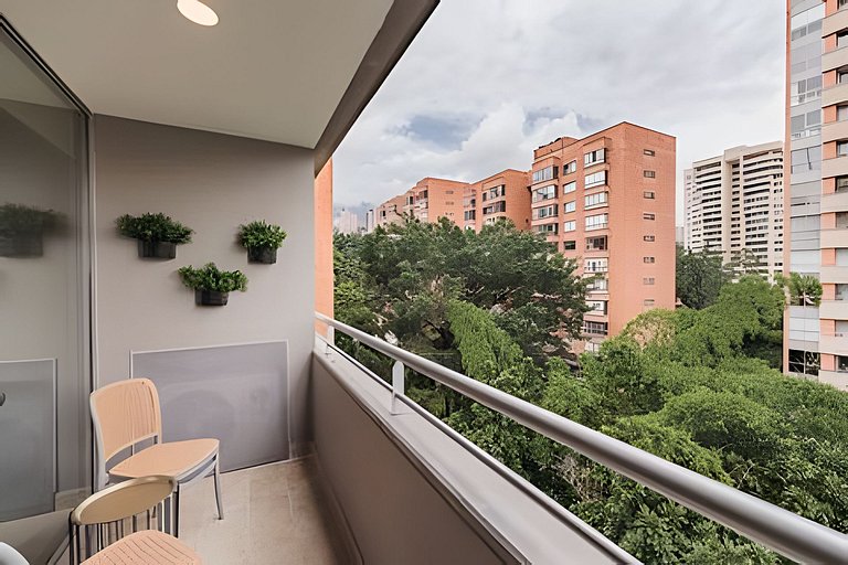 Next Avenue 702 - Apt with balcony and AC/Poblado