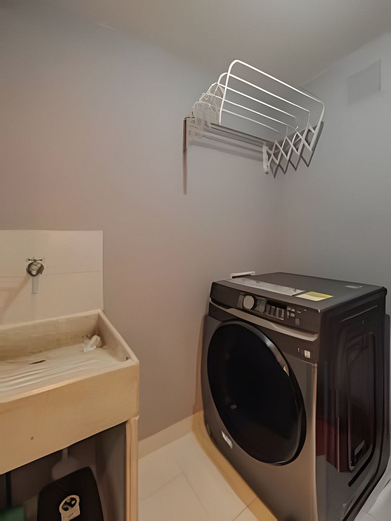 Next Avenue 702 - Apt with balcony and AC/Poblado
