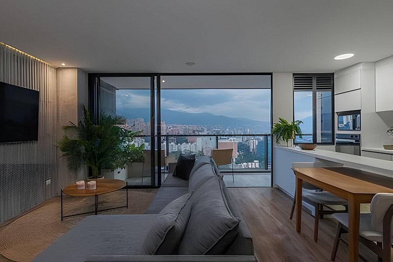 Parma 2305 - Elegance in the Urban Heart / Poblado