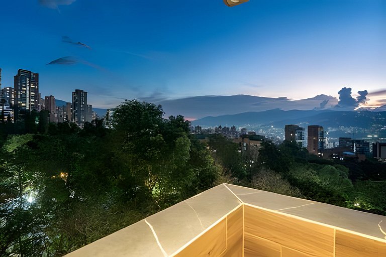 Florida 702 - Comfort and Style in Poblado / AC