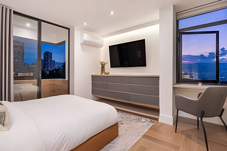 Florida 702 - Comfort and Style in Poblado / AC