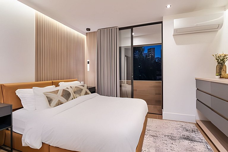 Florida 702 - Comfort and Style in Poblado / AC