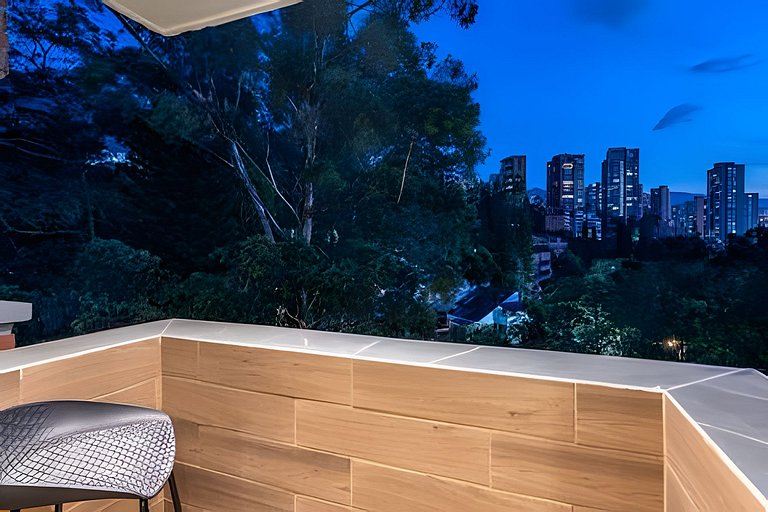 Florida 702 - Comfort and Style in Poblado / AC