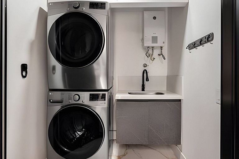 Florida 702 - Comfort and Style in Poblado / AC
