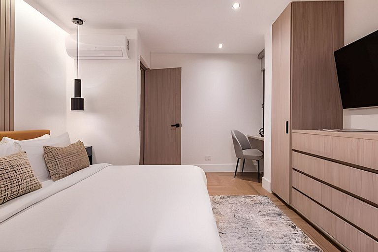 Florida 702 - Comfort and Style in Poblado / AC