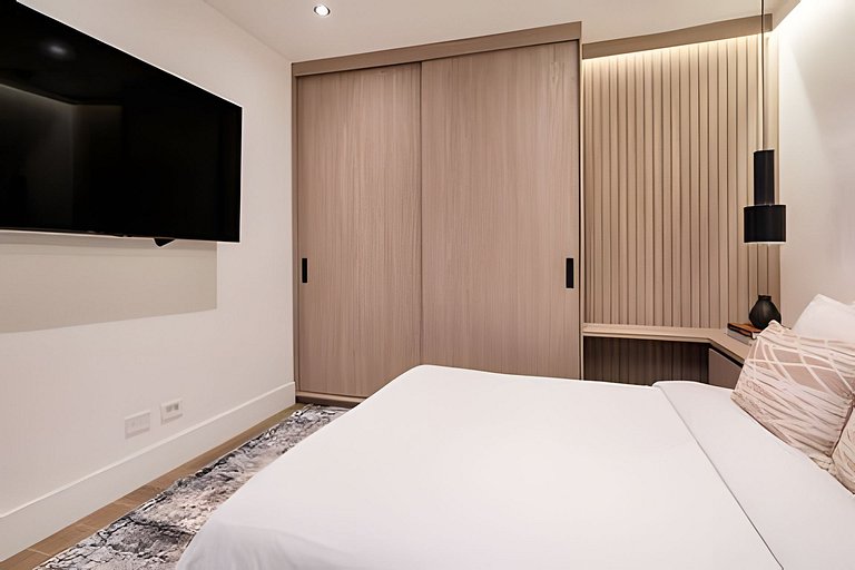 Florida 702 - Comfort and Style in Poblado / AC