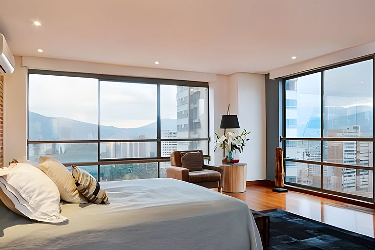 Setai 1408 - Stunning Luxury Penthouse with Views
