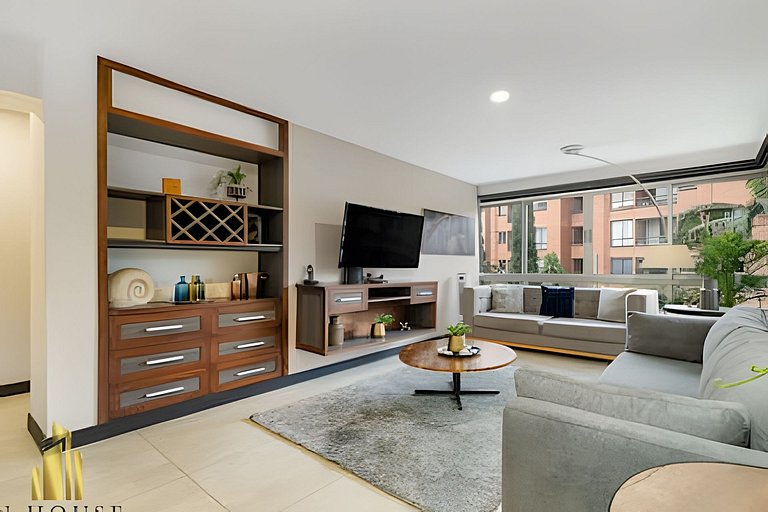 El Tesoro 202A - Spacious Apt w Luxury Finishes