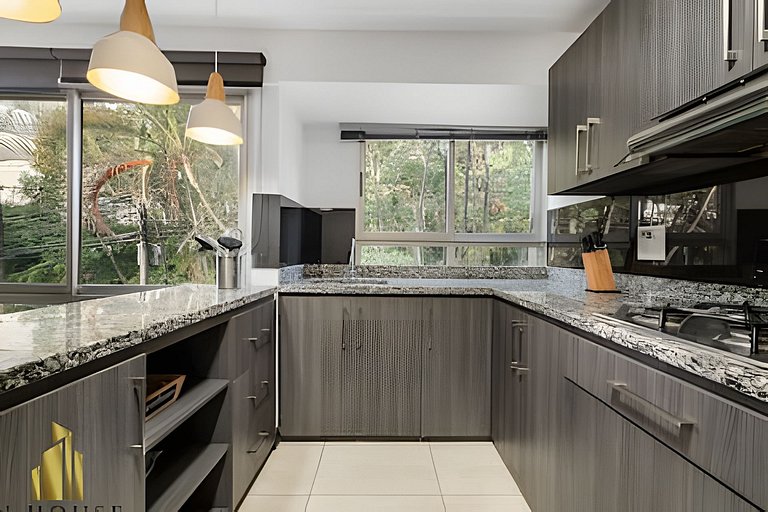 El Tesoro 202A - Spacious Apt w Luxury Finishes