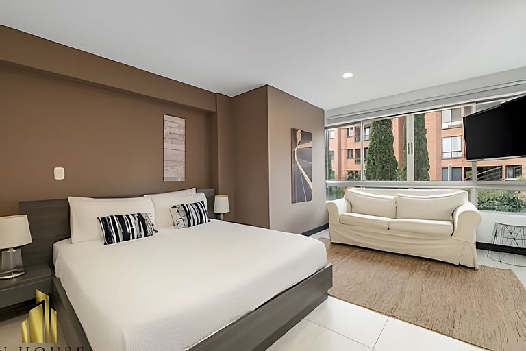 El Tesoro 202A - Spacious Apt w Luxury Finishes