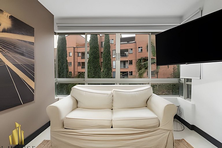 El Tesoro 202A - Spacious Apt w Luxury Finishes
