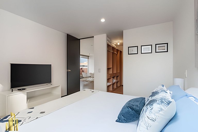 Plaza del Rio 2015-Airy apt near Modern Art Museum