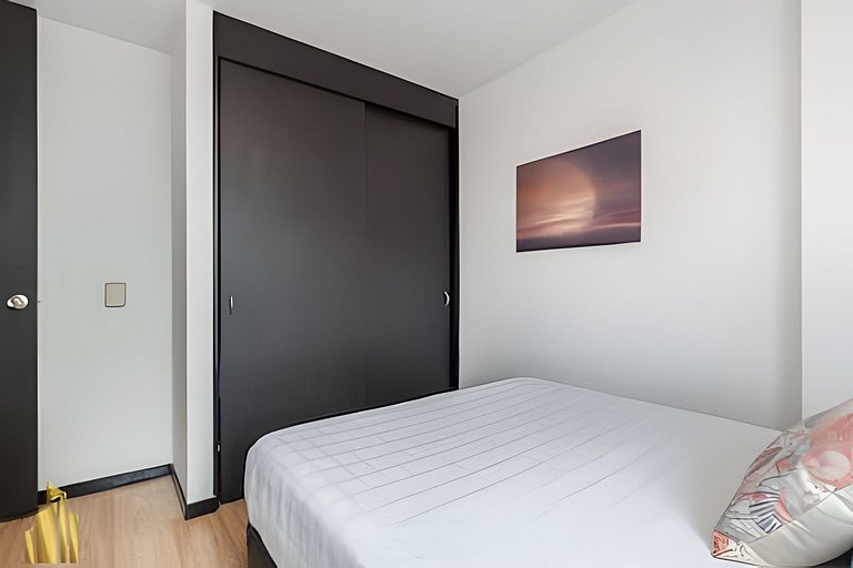 Plaza del Rio 2015-Airy apt near Modern Art Museum