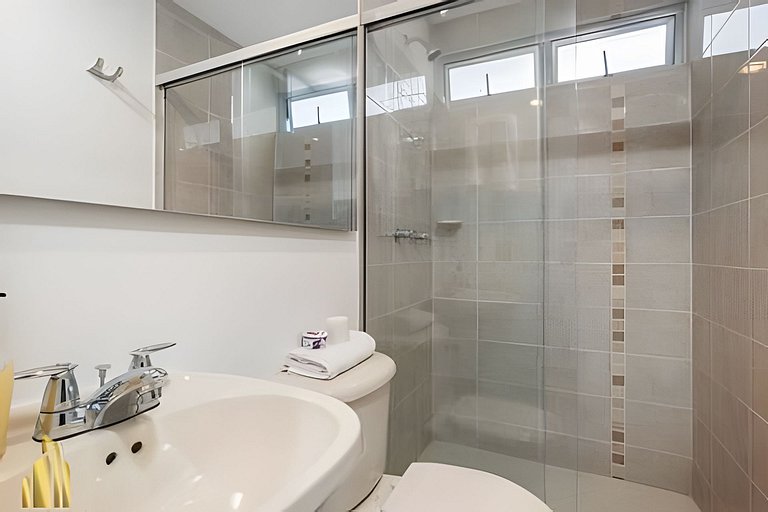 Plaza del Rio 2015-Airy apt near Modern Art Museum
