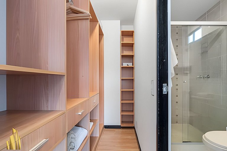 Plaza del Rio 2015-Airy apt near Modern Art Museum