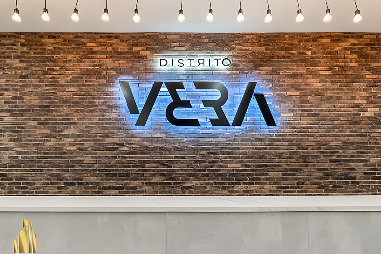 Distrito Vera 1713 - Loft with AC and Balcony