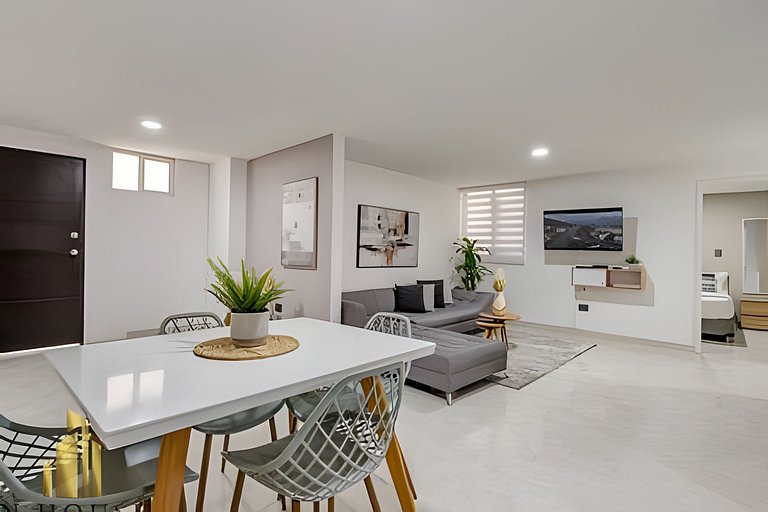 Aria Living 202 - Spacious Urban Luxury Retreat