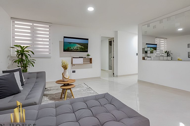 Aria Living 202 - Spacious Urban Luxury Retreat