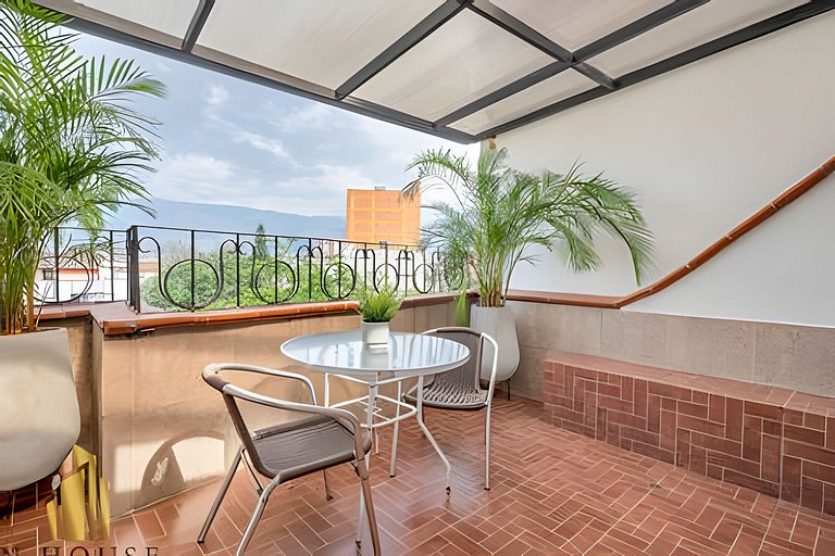 Aria Living 500 - Modern with Private Terrace