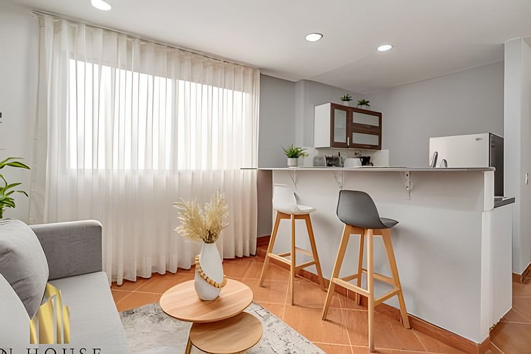 Aria Living 500 - Modern with Private Terrace