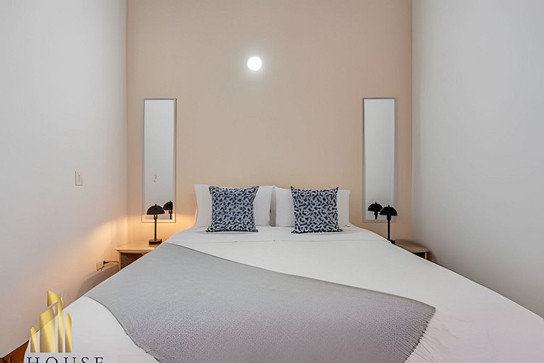 Aria Living 500 - Modern with Private Terrace