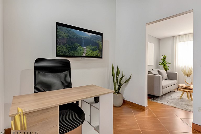 Aria Living 500 - Modern with Private Terrace