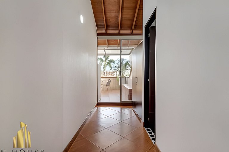 Aria Living 500 - Modern with Private Terrace