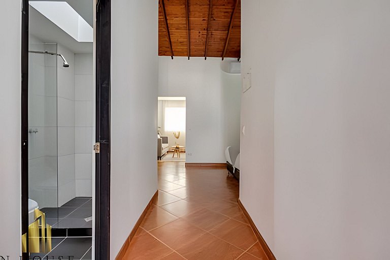 Aria Living 500 - Modern with Private Terrace