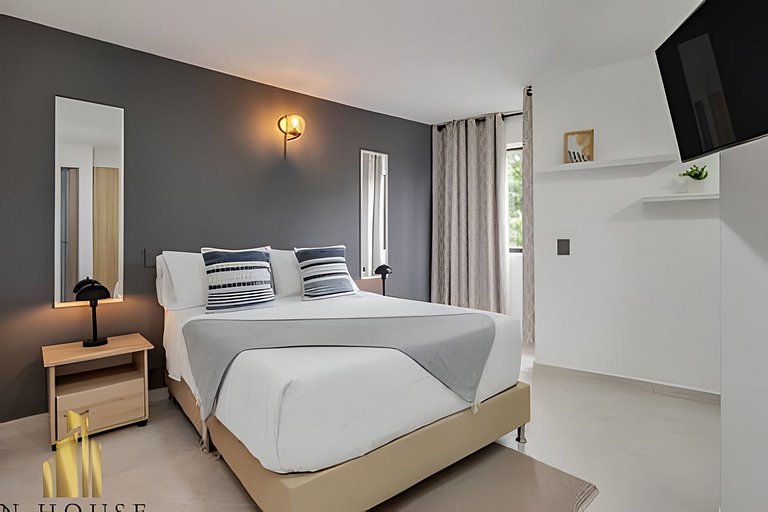 Aria Living 300 - Style and Urban Comfort