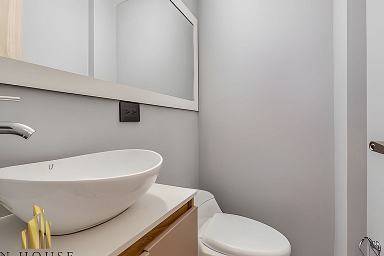 Aria Living 300 - Style and Urban Comfort