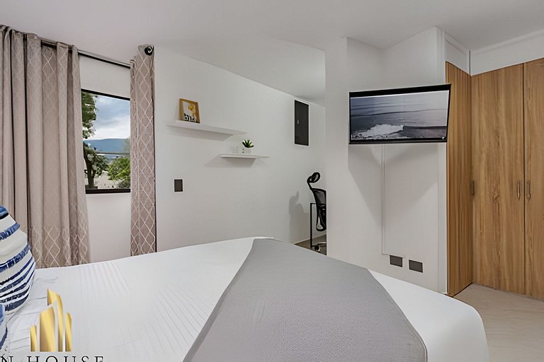 Aria Living 300 - Style and Urban Comfort