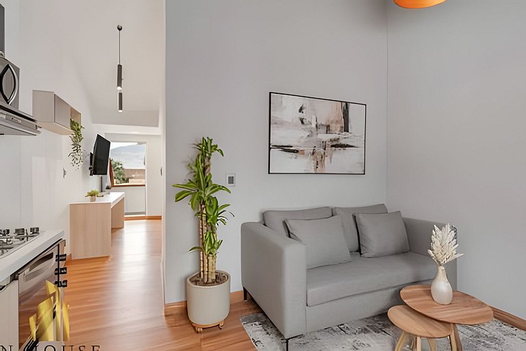 Aria Living 501 - Design and Perfect Location