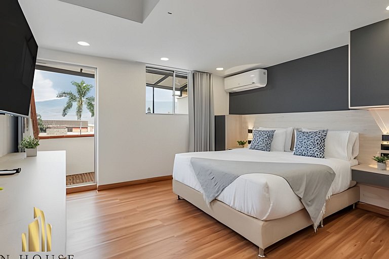 Aria Living 501 - Design and Perfect Location