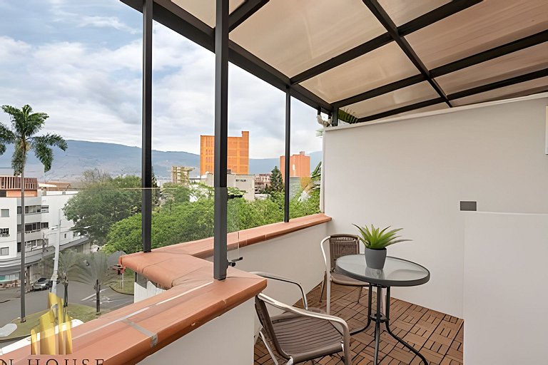 Aria Living 501 - Design and Perfect Location