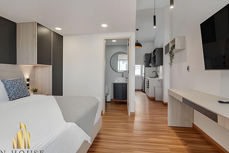 Aria Living 501 - Design and Perfect Location