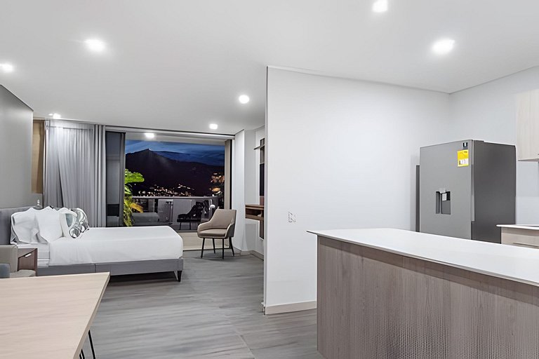 Class 48 2302 - Intimate Loft with Private balcony