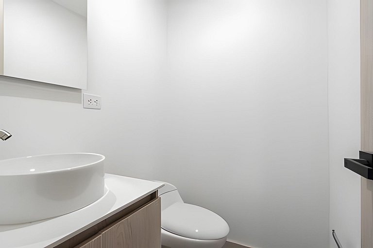 Class 48 2302 - Intimate Loft with Private balcony