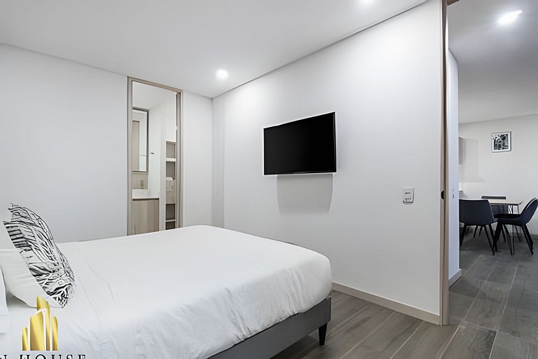 Class 48 2304 - Apt with Private Balcony/Sabaneta