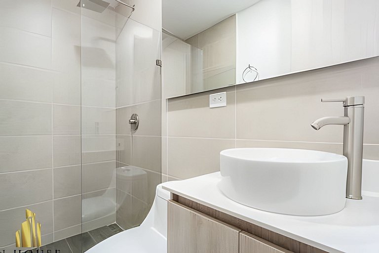 Class 48 2304 - Apt with Private Balcony/Sabaneta