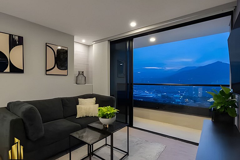 Class 48 2604 - Modern Living City views with AC