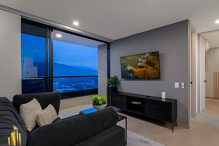 Class 48 2604 - Modern Living City views with AC