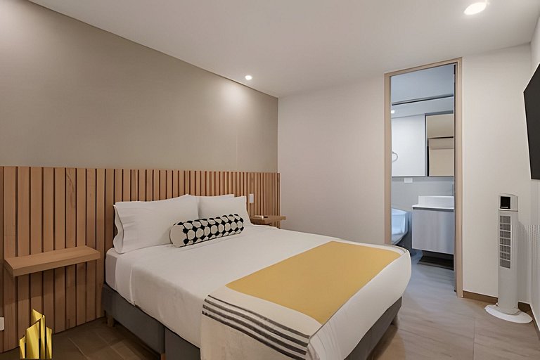 Class 48 2604 - Modern Living City views with AC