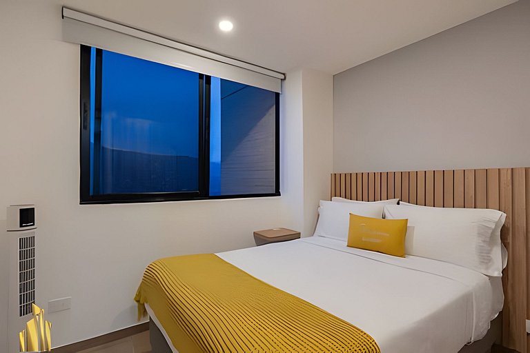 Class 48 2604 - Modern Living City views with AC
